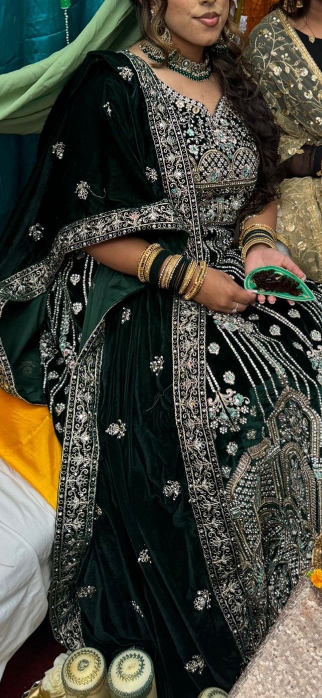 Mendhi Lengha