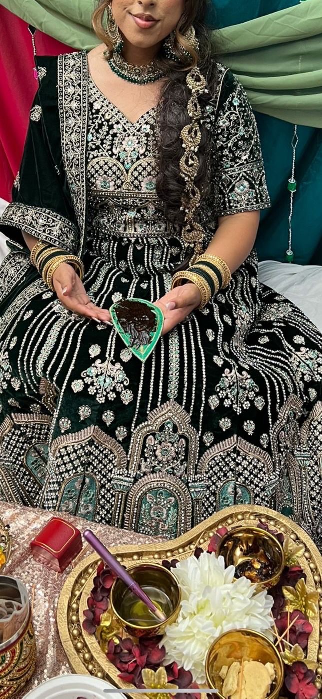Mendhi Lengha