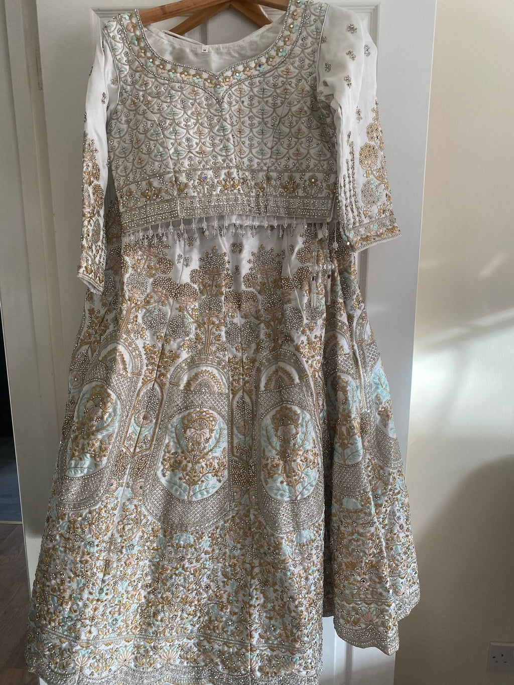 Gorgeous White Lengha