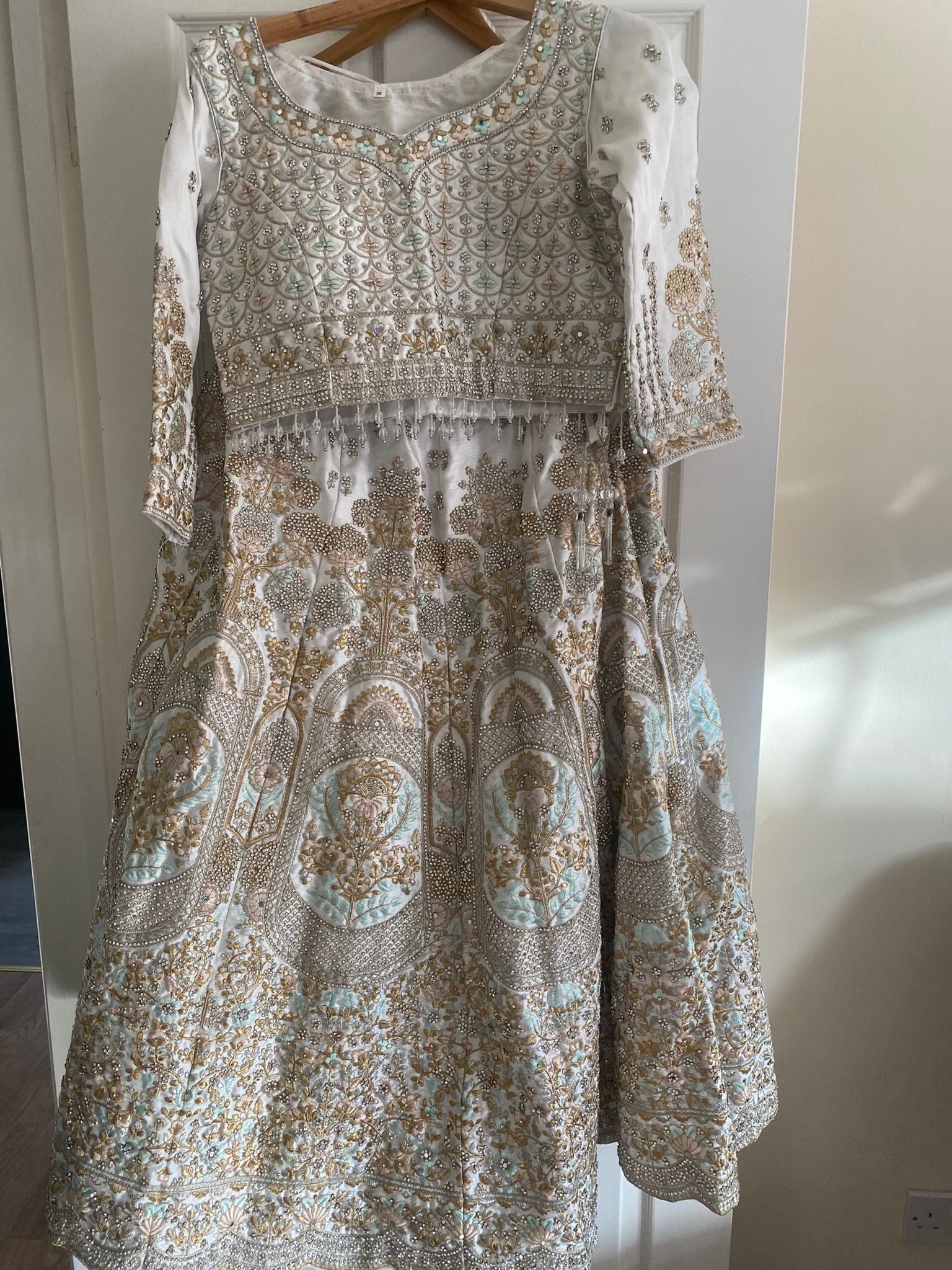 Gorgeous White Lengha