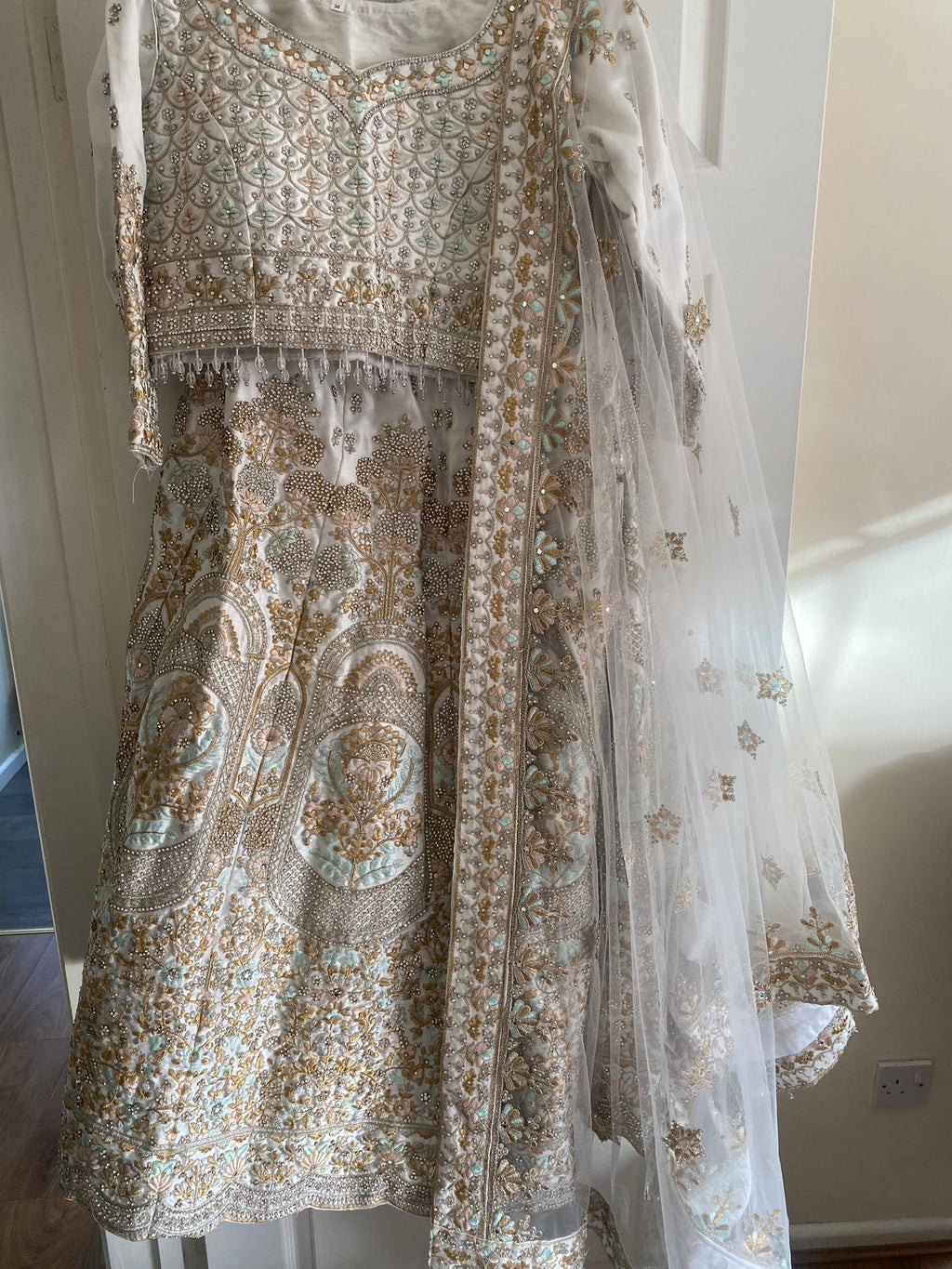 Gorgeous White Lengha