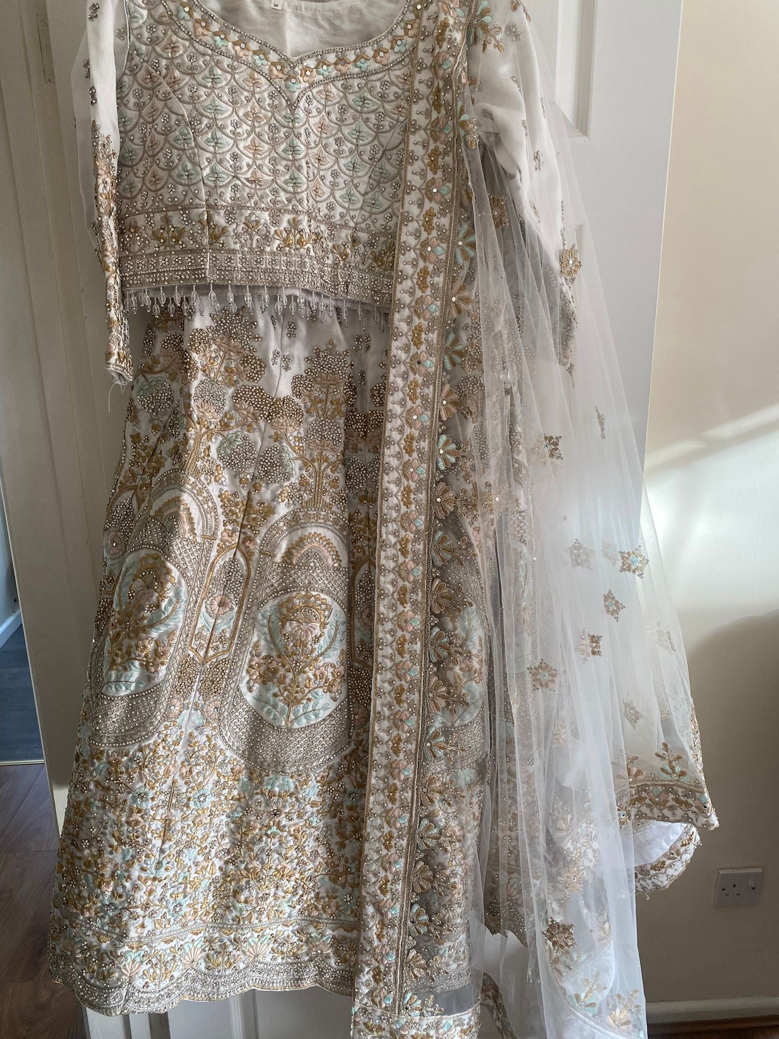 Gorgeous White Lengha