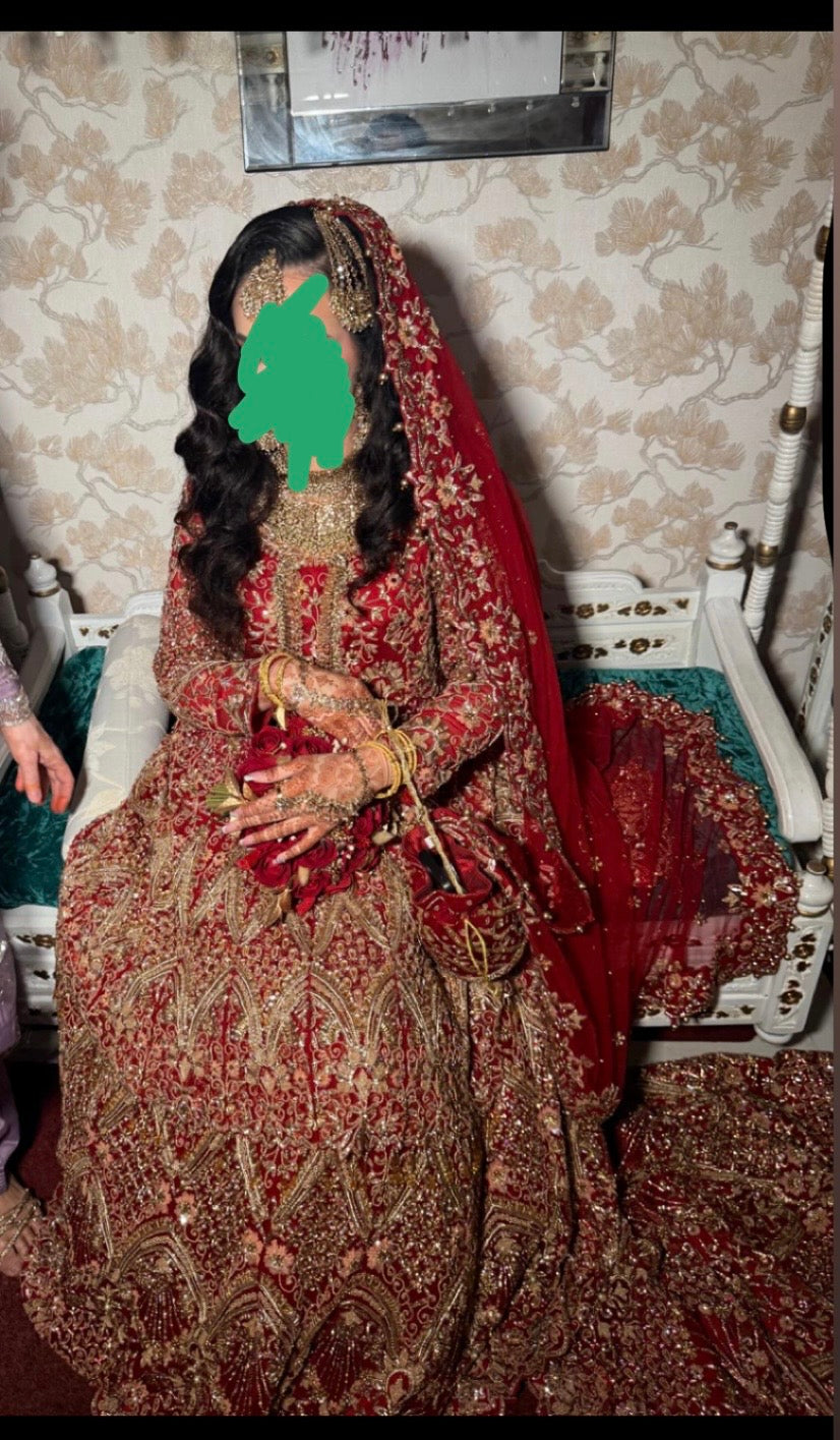 Bridal lengha with trail by Wali