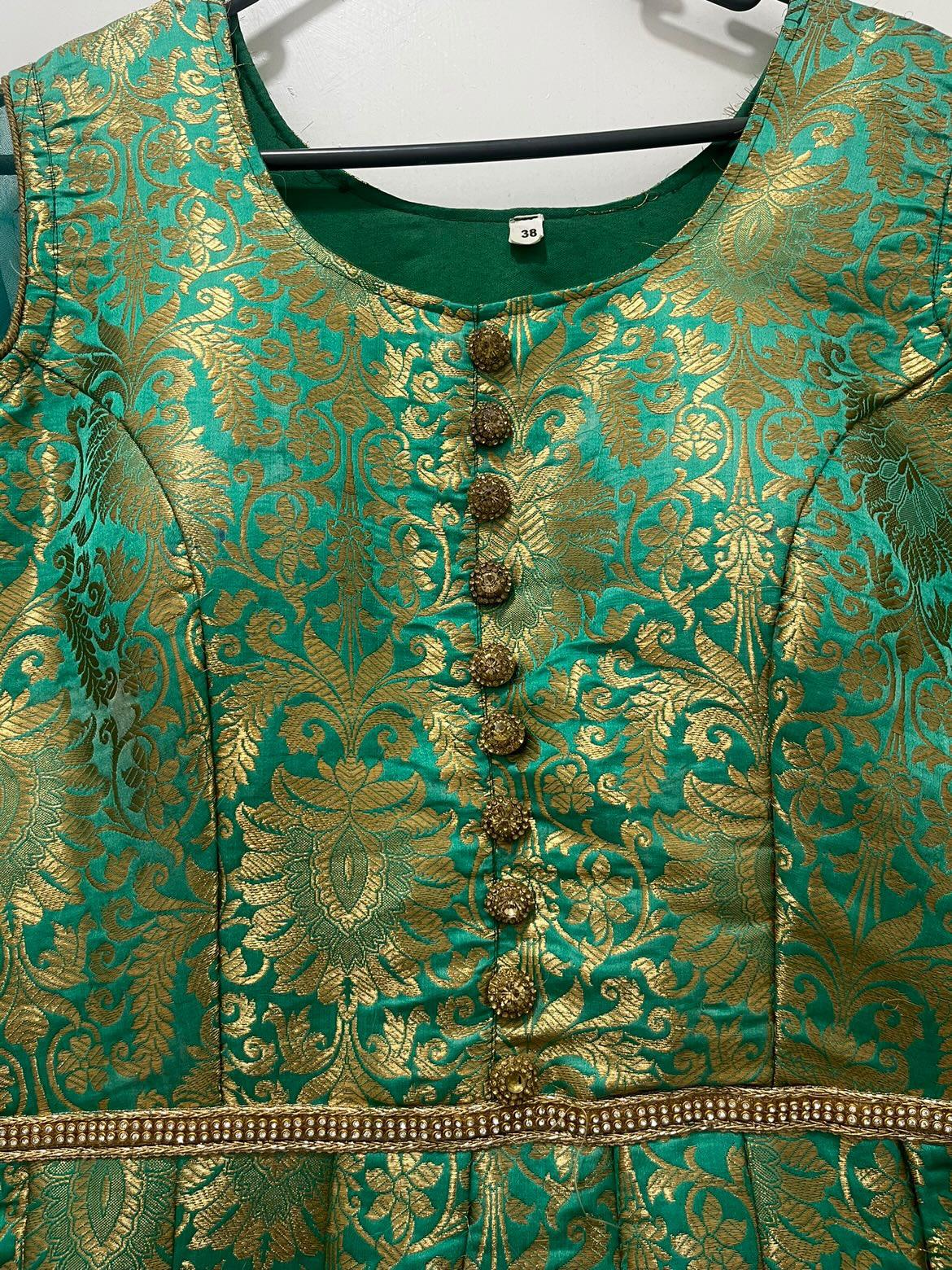 Green and gold traditional dress - Size 38